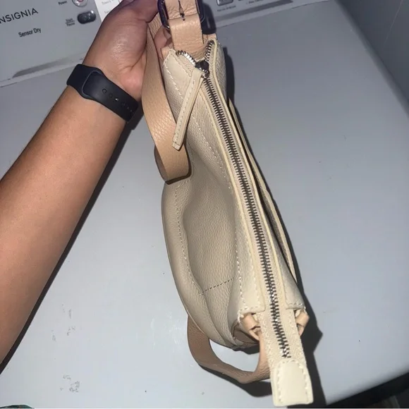 American Leather Co. Crowley Bucket Crossbody Beige & Tan - Picture 8 of 10